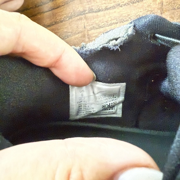 Nike Black and Yellow Men's Sneakers - Picture 3 of 4